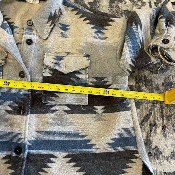 La Miel Eldora Aztec Southwestern Frayed Hem Oversized Shacket - Size L - Picture 7 of 7